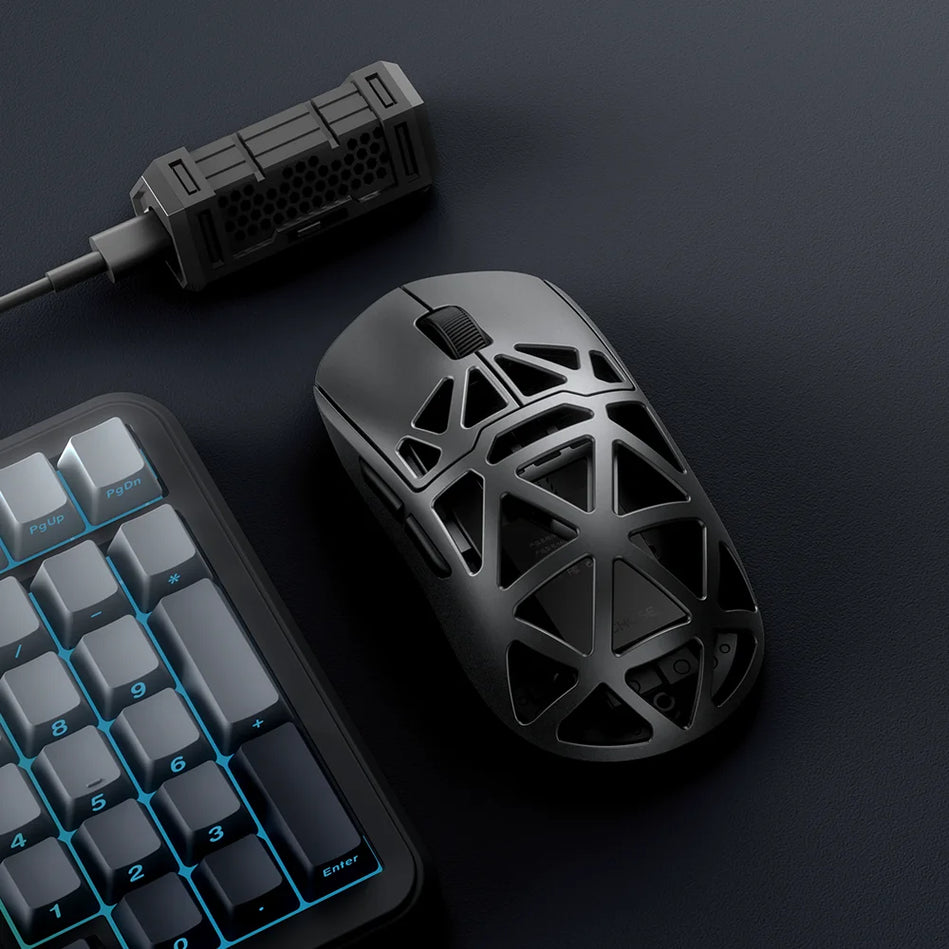 MCHOSE AX5 Ratón Inalámbrico 8Khz Polling PAW 3395 Sensor Óptico 56G 2,4 Ghz/Bt/Con Cable Triodo 130H Batería Aleación De Magnesio