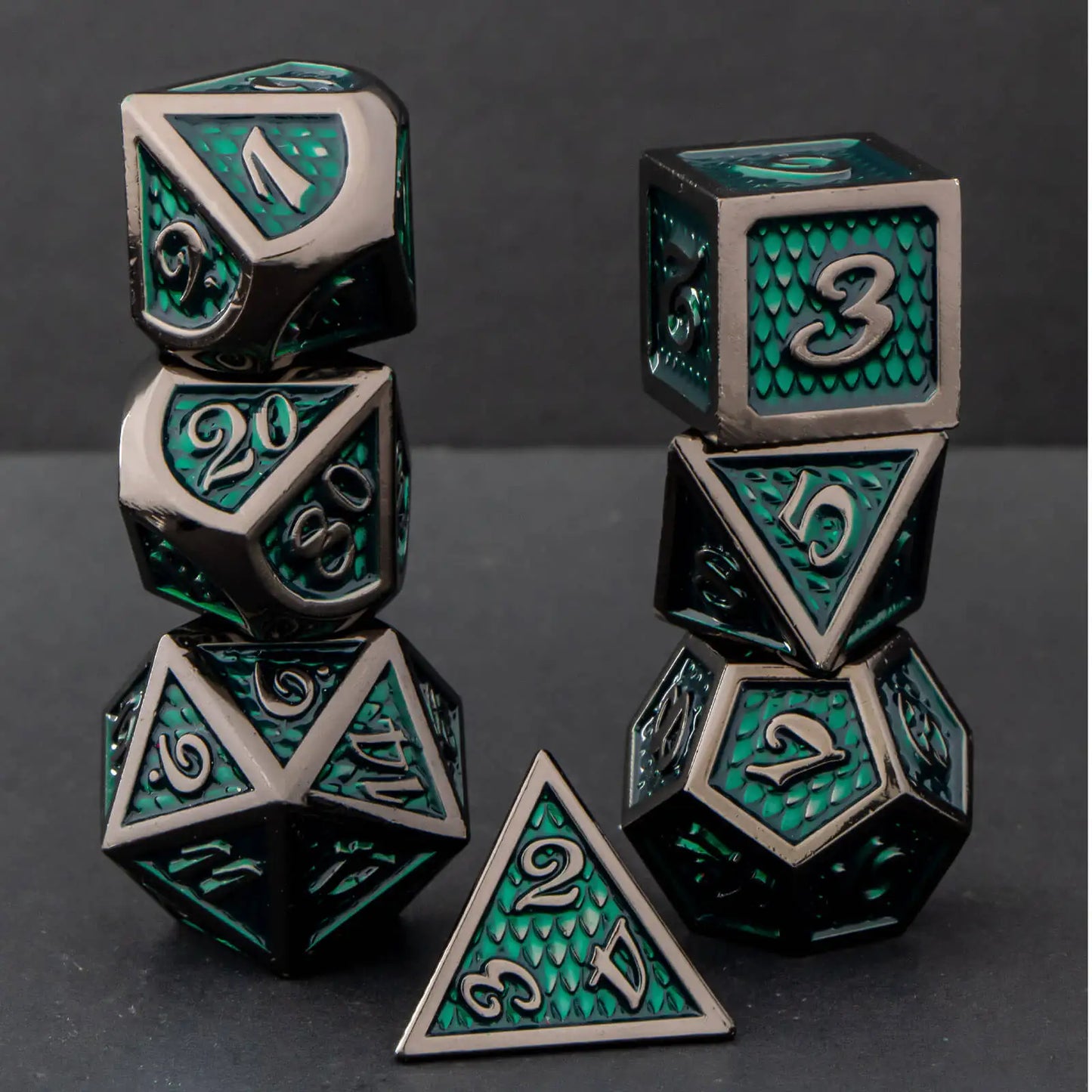 Set de Dados de Metal D&D - Miura Vault